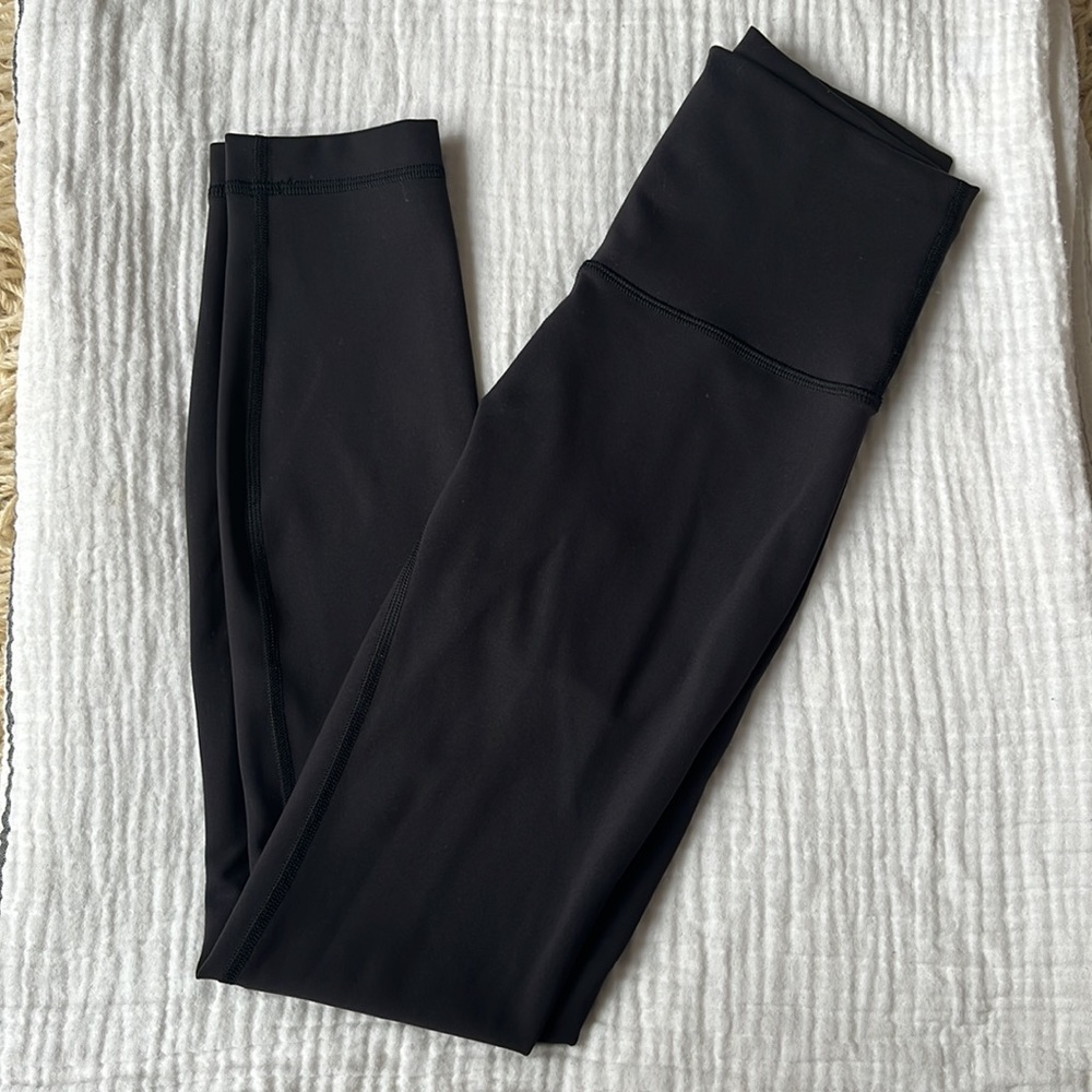 Lululemon Wunder Train High Rise Tight 25” EUC in Black